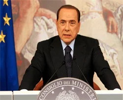 Berlusconi güvenoyu krizini atlattı