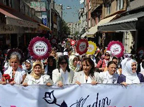 Binlerce kişi 'evet' için yürüdü