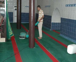 Camiler yıkanıp gül suyu ile kokulandırılıyor