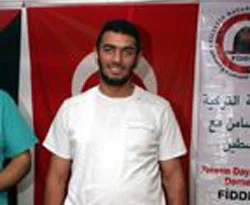Filistinli gence protez bacak takıldı