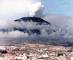 Galeras Volkanı alarm verdi