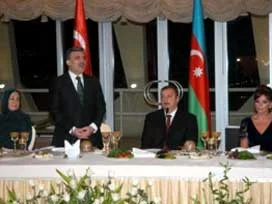 Gül'den Bakü'de tarihi mesajlar