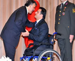 Gül'den şehit yakınlarına iftar