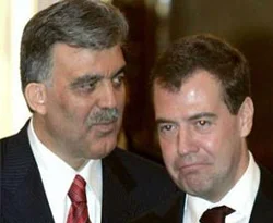Gül, Medvedev ile telefonda görüştü