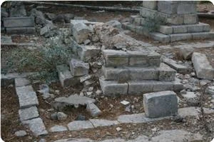 İsrail, Filistinlilerin kabirlerini yıktı