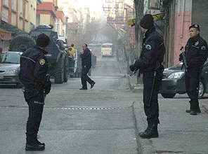 İstanbul'da eş zamanlı terör operasyonu