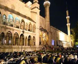 Kadir Gecesi camiler sabaha kadar açık