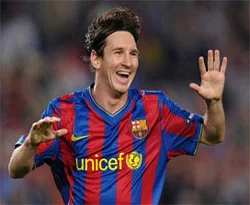 Messi: Maradona kalmalıydı
