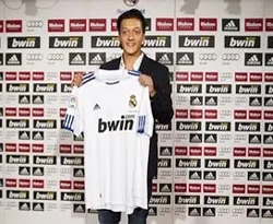Mesut Özil'in bacakları 48 milyon Avro