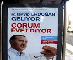 Miting öncesi afiş gerginliği