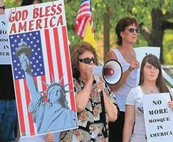 New York'ta gergin cami protestosu