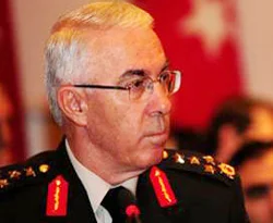 Org. Iğsız görevini Kıvrıkoğlu'na devretti