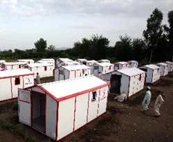 Pakistan çadırkente mahkum