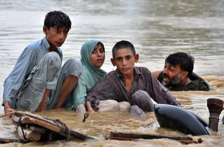 Pakistan'da İndus Nehri taştı