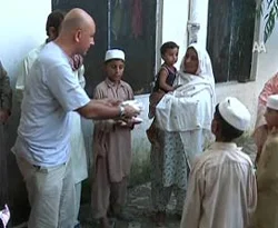 Sel Pakistan'ı 50 yıl geriye götürdü