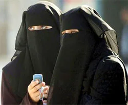Yahudi kadınları Burka giymeye başladı