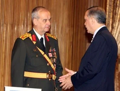 YAŞ'ta sivil devrim