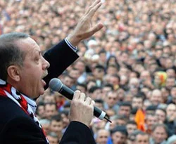 Ak Parti esnek bir devrime imza atıyor