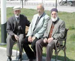 Bir saatte emekli oldular