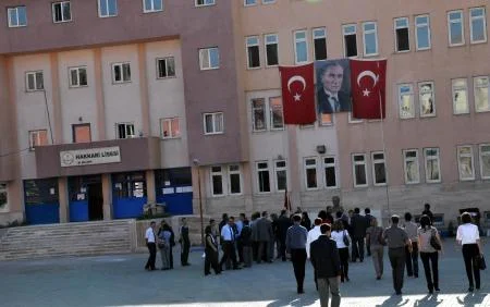 Derslikler bomboş kaldı