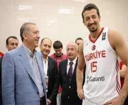 Devler'e 1.5 milyon lira ve 500'er altın