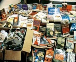Fatih'te korsan kitap operasyonu