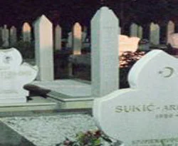 Fransa'da müslüman mezarlığına saldırı