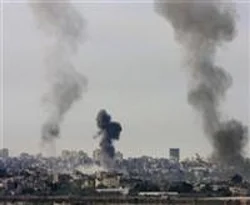 Gazze yine bombalandı