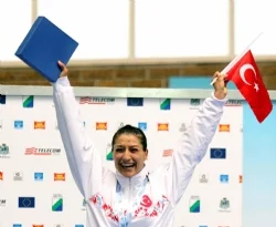 Gülderen, altın madalya ile döndü