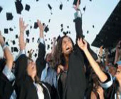 'Hayat üniversitesi' mezunlarına diploma
