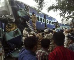 Hindistan'da tren kazası: 22 ölü, 50 yaralı