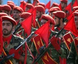 İran devrim muhafızları yeni füzelerini aldı