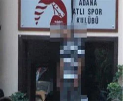 İş yerinin önünde kendini astı