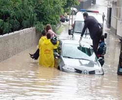İstanbul'da 4 ilçede su baskını yaşandı