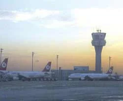 İstanbul'da uçuşlara bulut engeli
