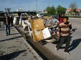 Kağıt toplayıcılar artık kadrolu işçi