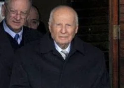 Kenan Evren tüm kapılarını kapattı