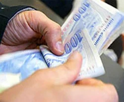 Kredi kartı akdi faiz oranı düşürüldü