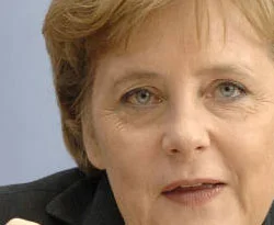 Merkel'den Kur'an yakmaya sert tepki