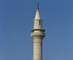 Ölümle burun buruna çalışıyor