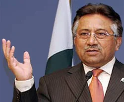 Pakistan darbe tehdidiyle karşı karşıya