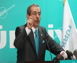 Şener'den İpekçi defilesine tepki