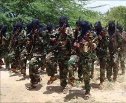 Somali'de gençlerin askeri geçidi