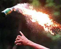 Türk Konsolosluğu'na molotoflu saldırı