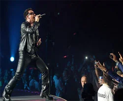 U2 Olimpiyat stadını salladı