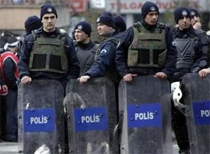 500 polisle uyuşturu baskını