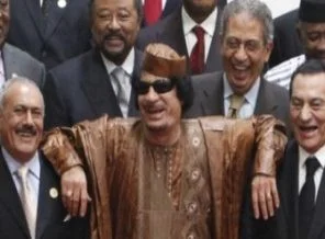 Afrika-Arap zirvesi Kaddafi'yle şenlendi