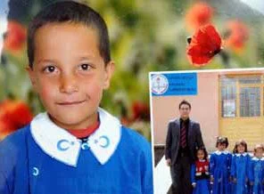 Annesinin gözleri önünde boğuldu