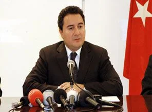 Babacan'dan Türk Bayrağı skandalına tepki
