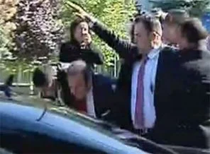 Bakan Bağış'a yumurta